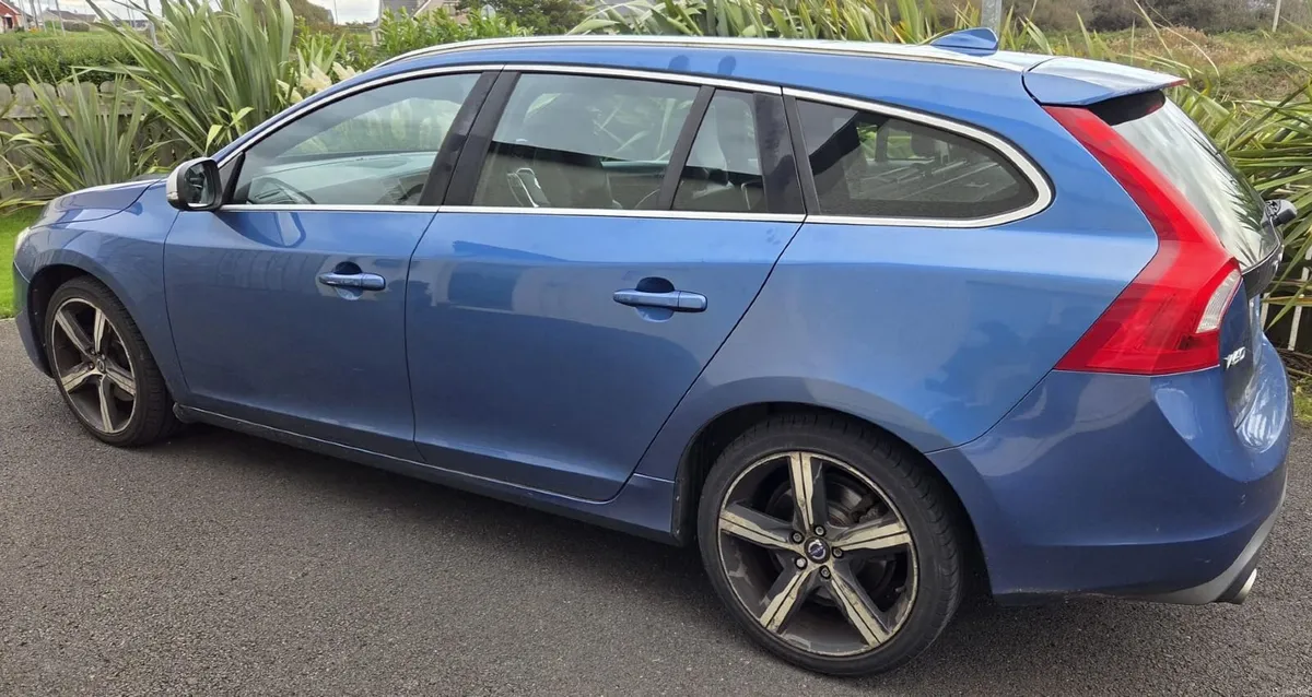 Volvo V60 2016 - Image 2