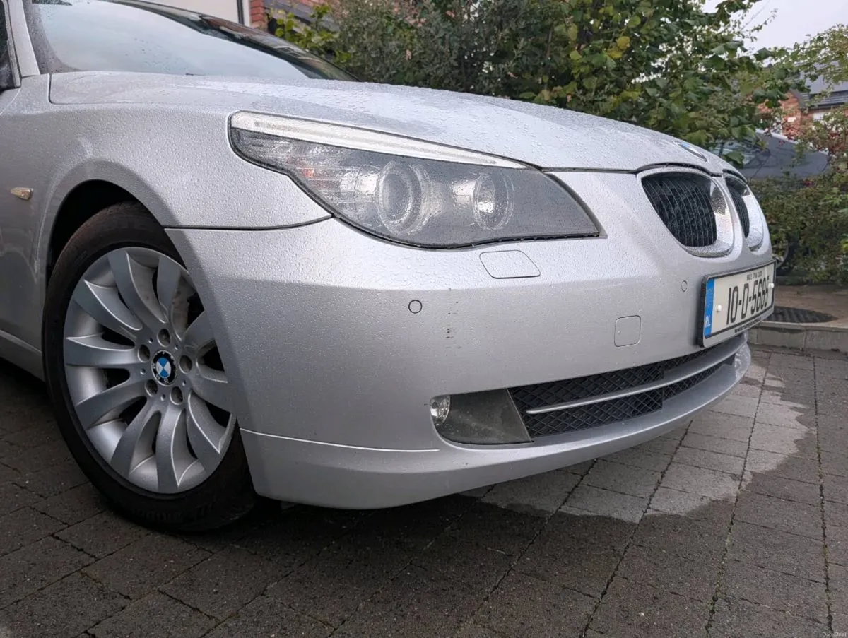 BMW 5-Series 2010 - Image 6