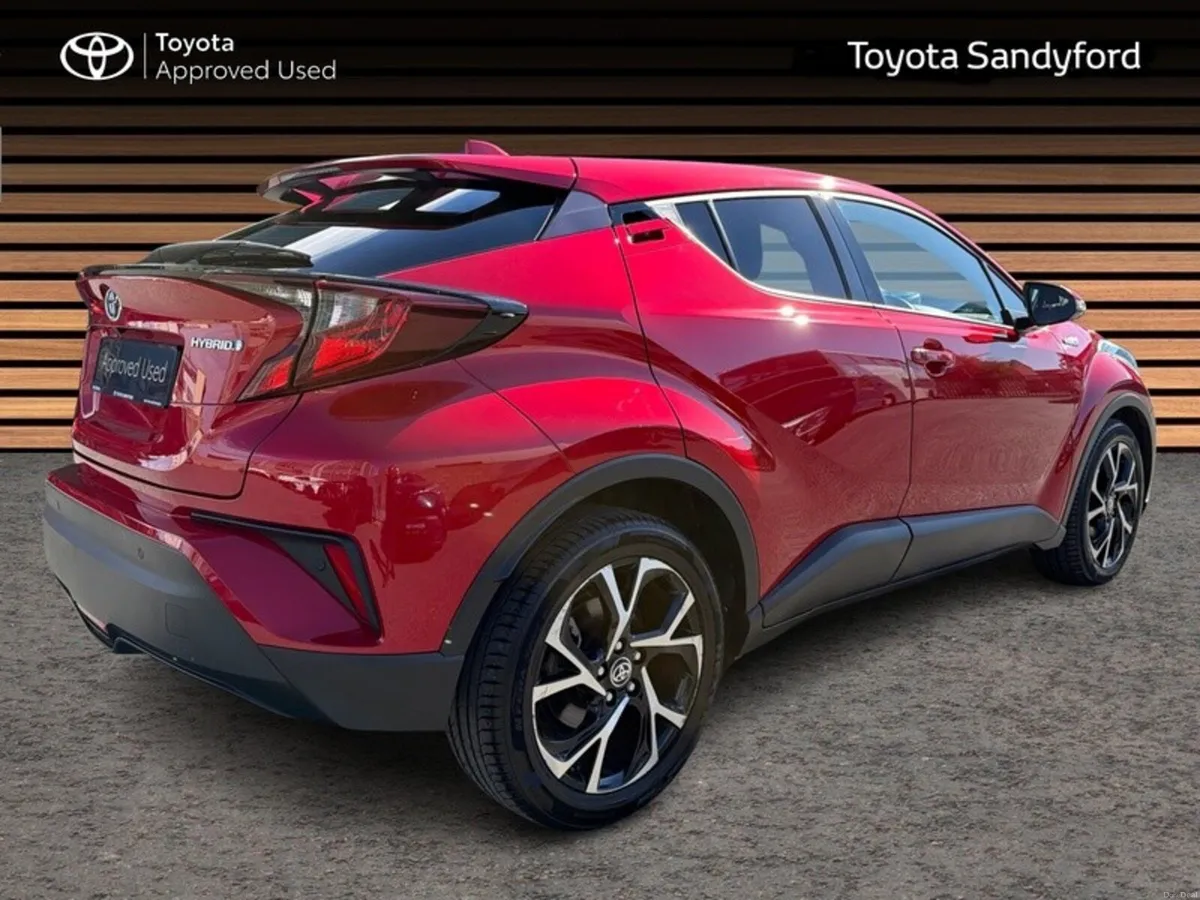 Toyota C-HR HYBRID SPORT // REAR CAMERA // BLUETOO - Image 2