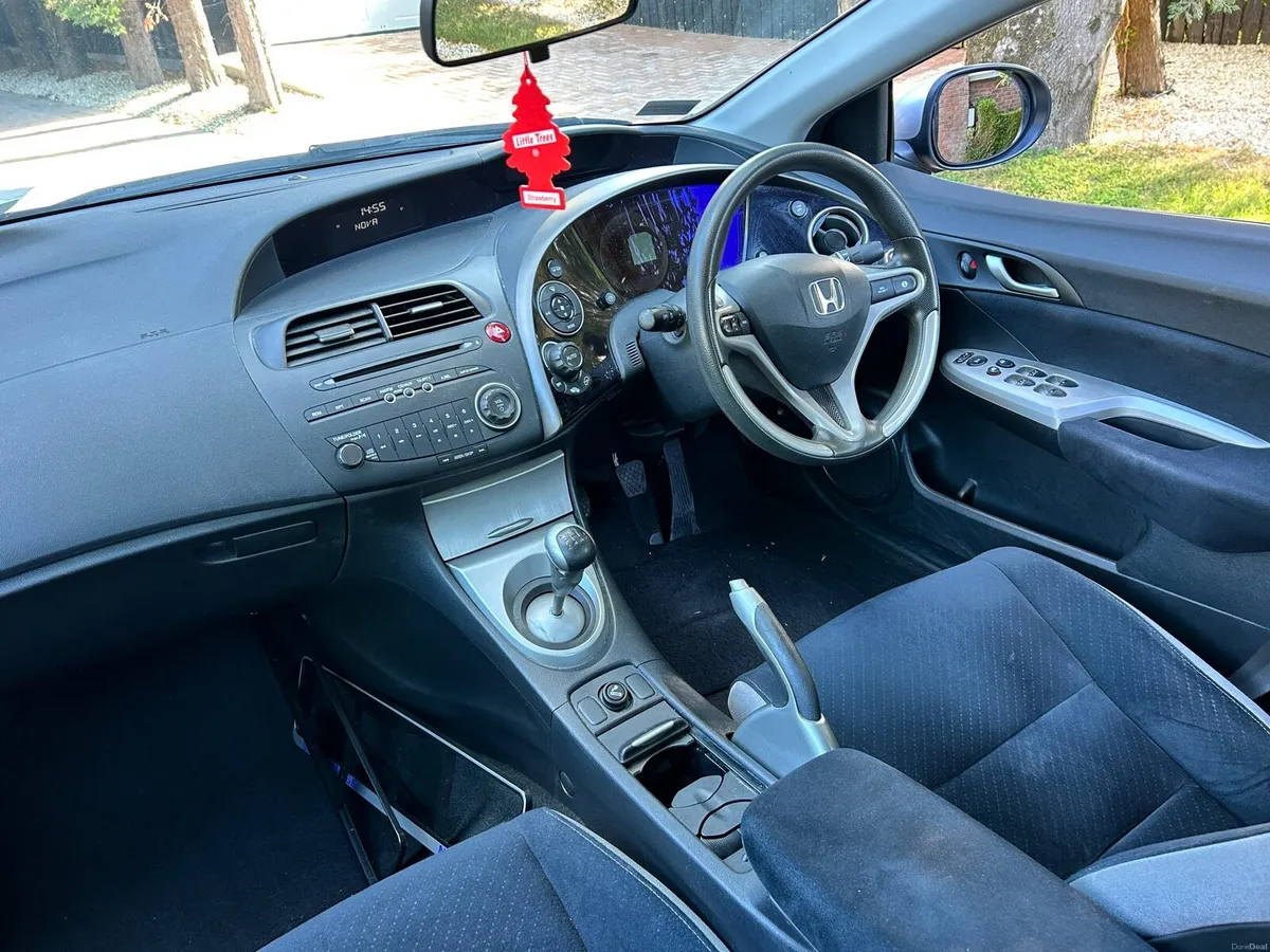 09 Honda Civic 1.4 NCT 2/27 Tax 4/27 Full SH €3300 - Image 5