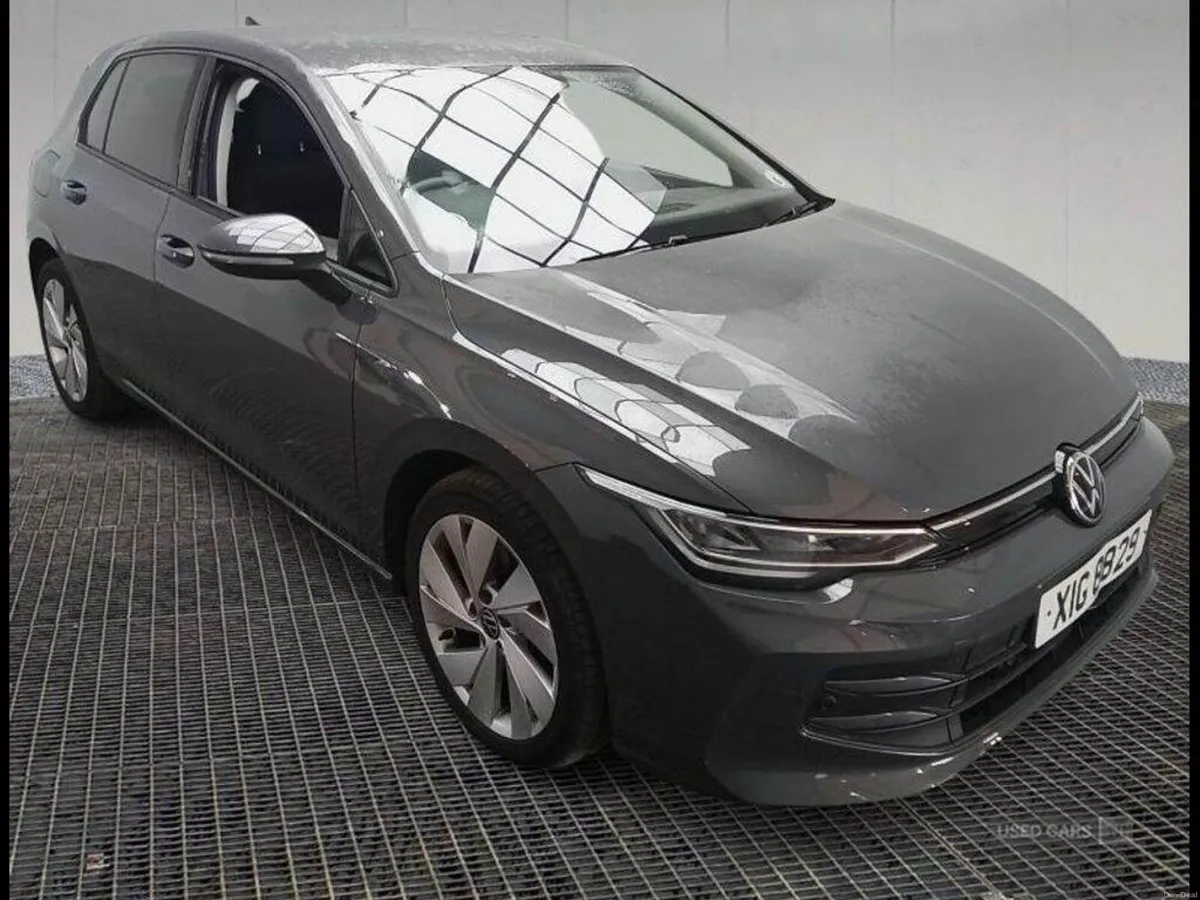 Volkswagen Golf DIESEL HATCHBACK - Image 1