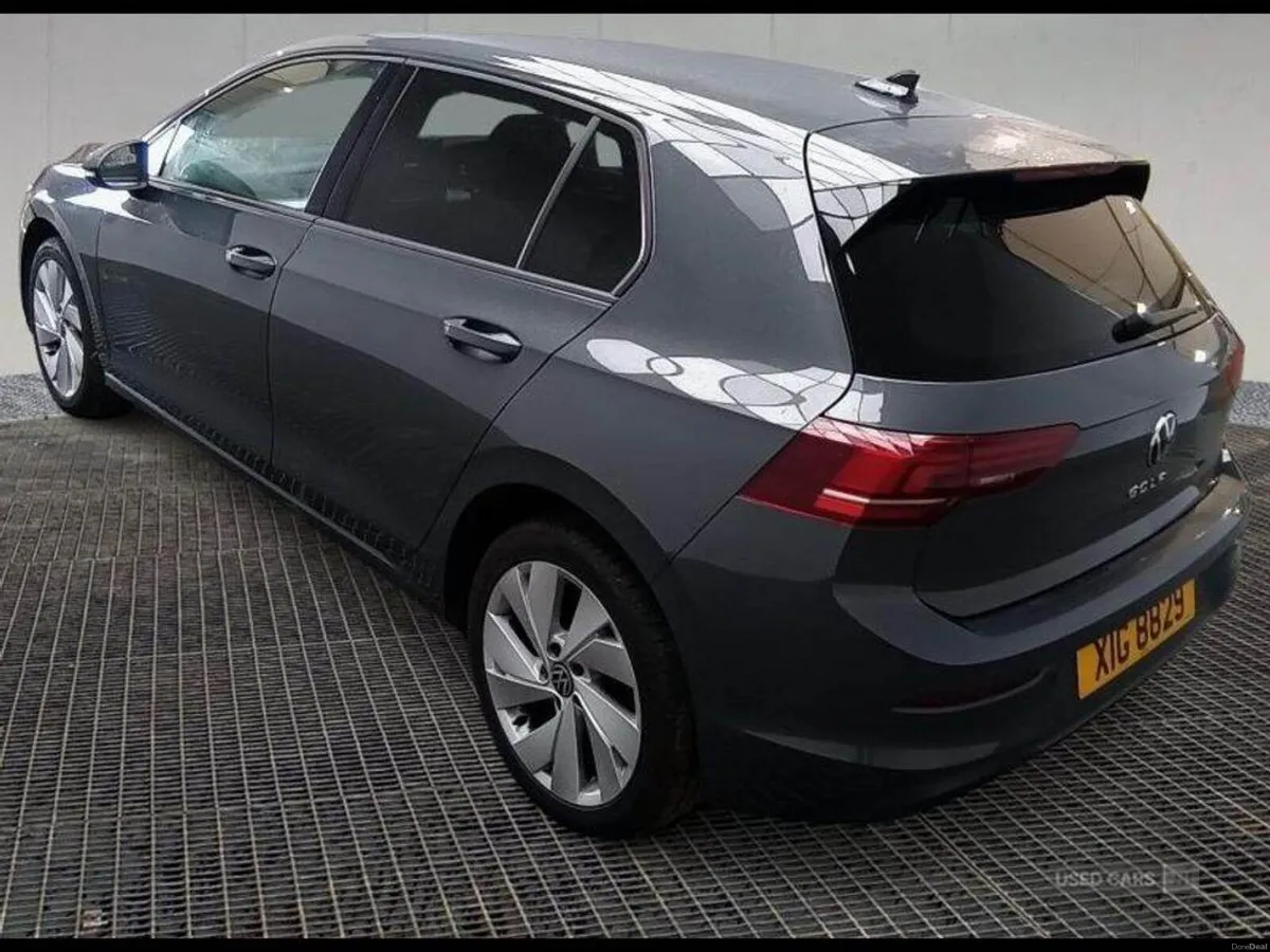 Volkswagen Golf DIESEL HATCHBACK - Image 3