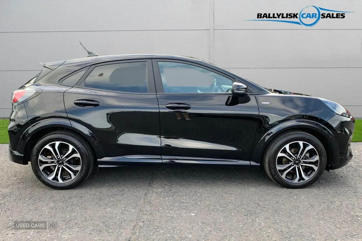 Ford Puma 1.0T 125PS ST-Line in Black with 23K + W - Image 3