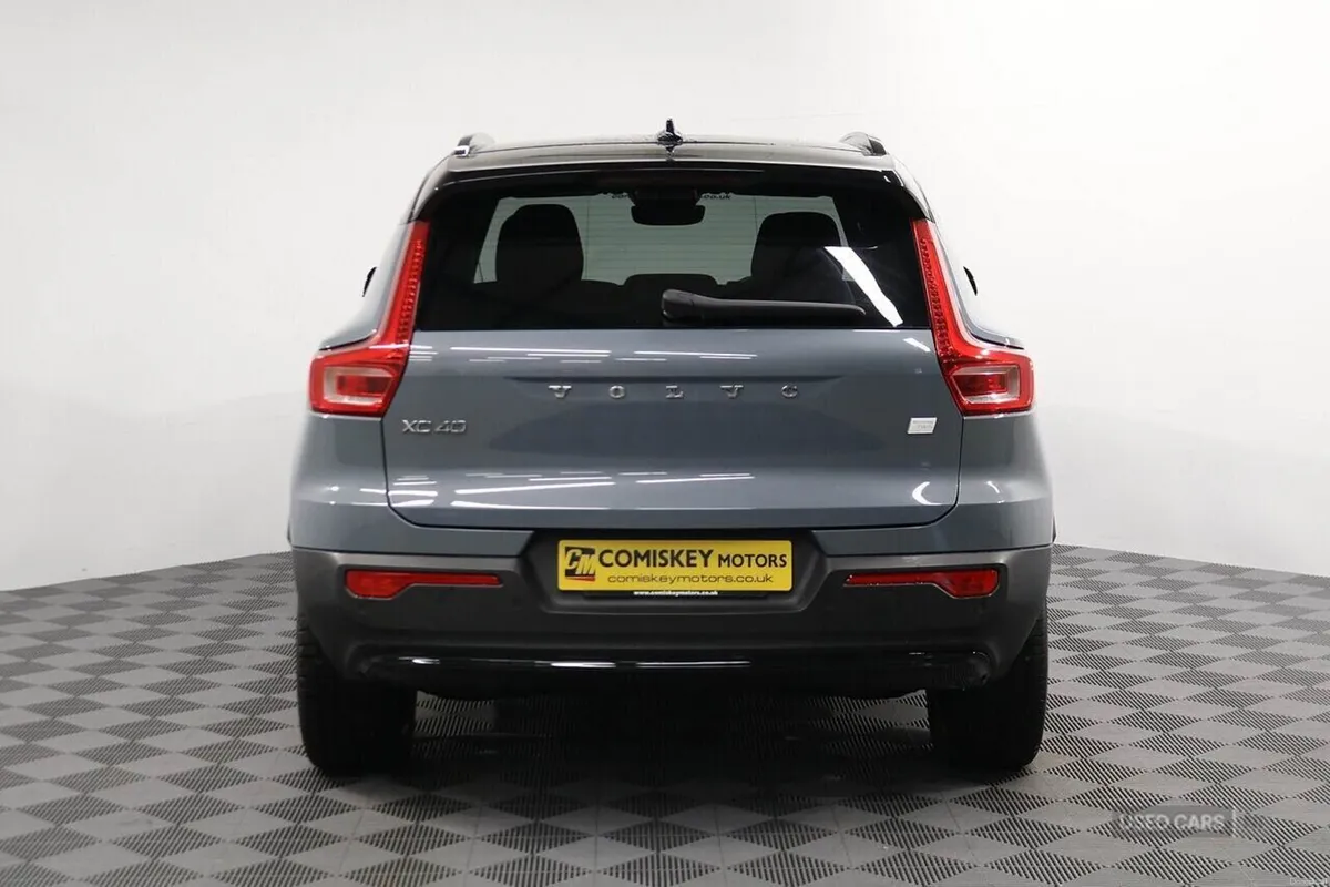 Volvo XC40 Plus - Image 5