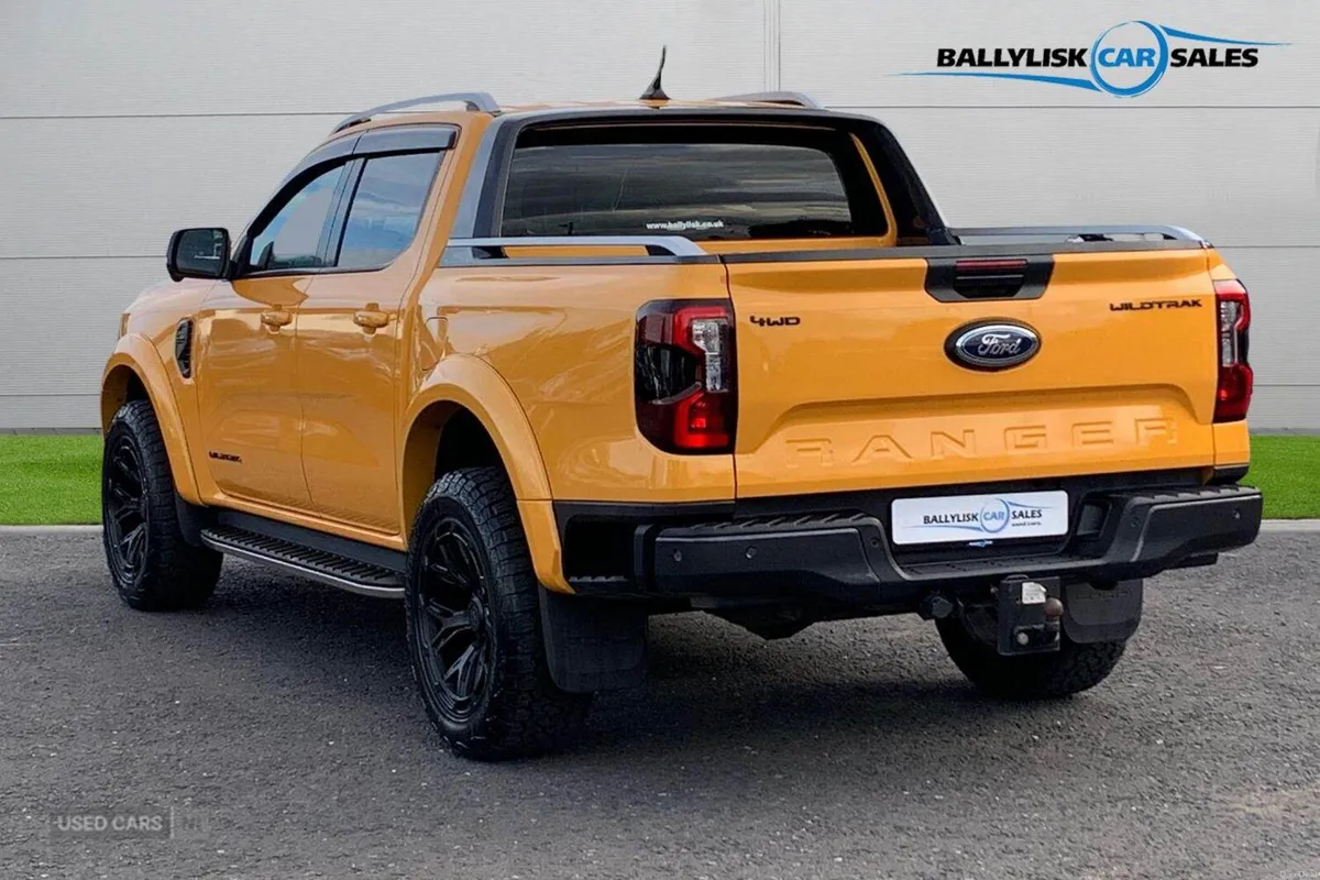Ford Ranger Wildtrak 2.0 Ecoblue Auto 4WD in Cyber - Image 2