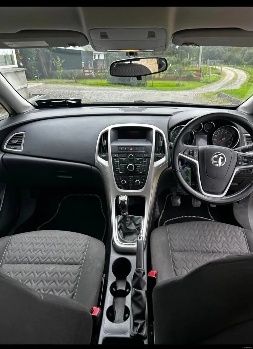 Vauxhall Astra 2013 - Image 4