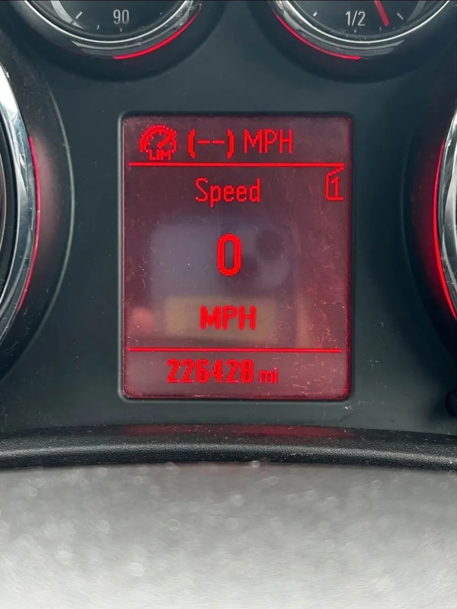 Vauxhall Astra 2013 - Image 3