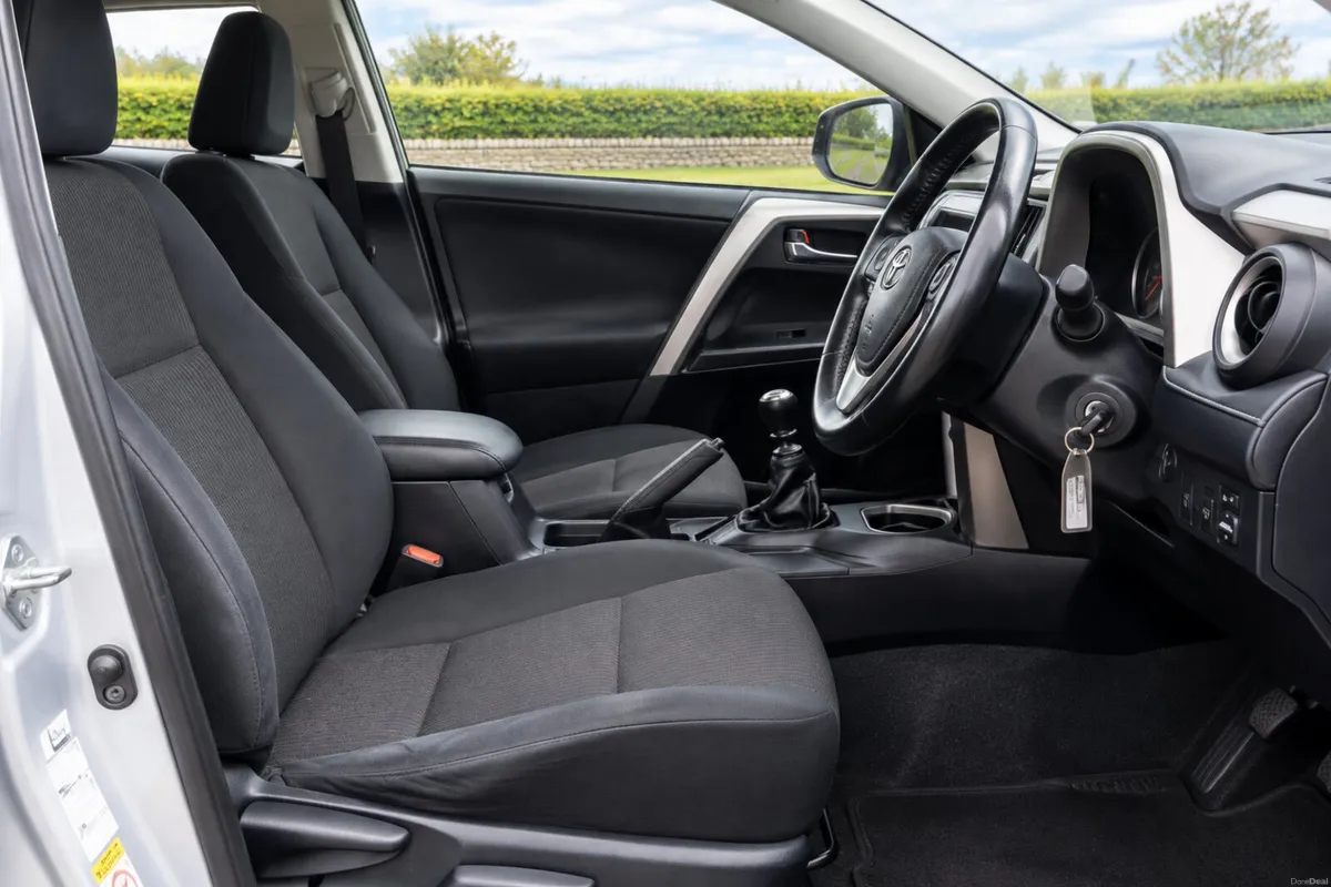 Rav 4.  2016 - Image 5