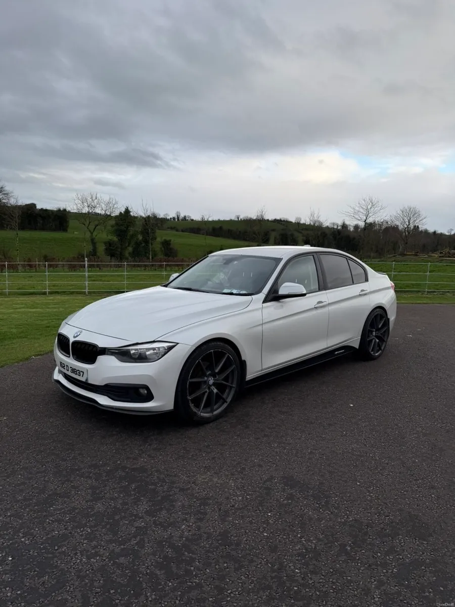 BMW 320d - Image 1