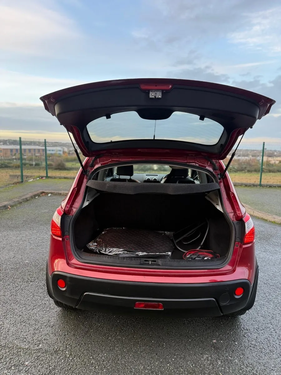 Car - Image 1