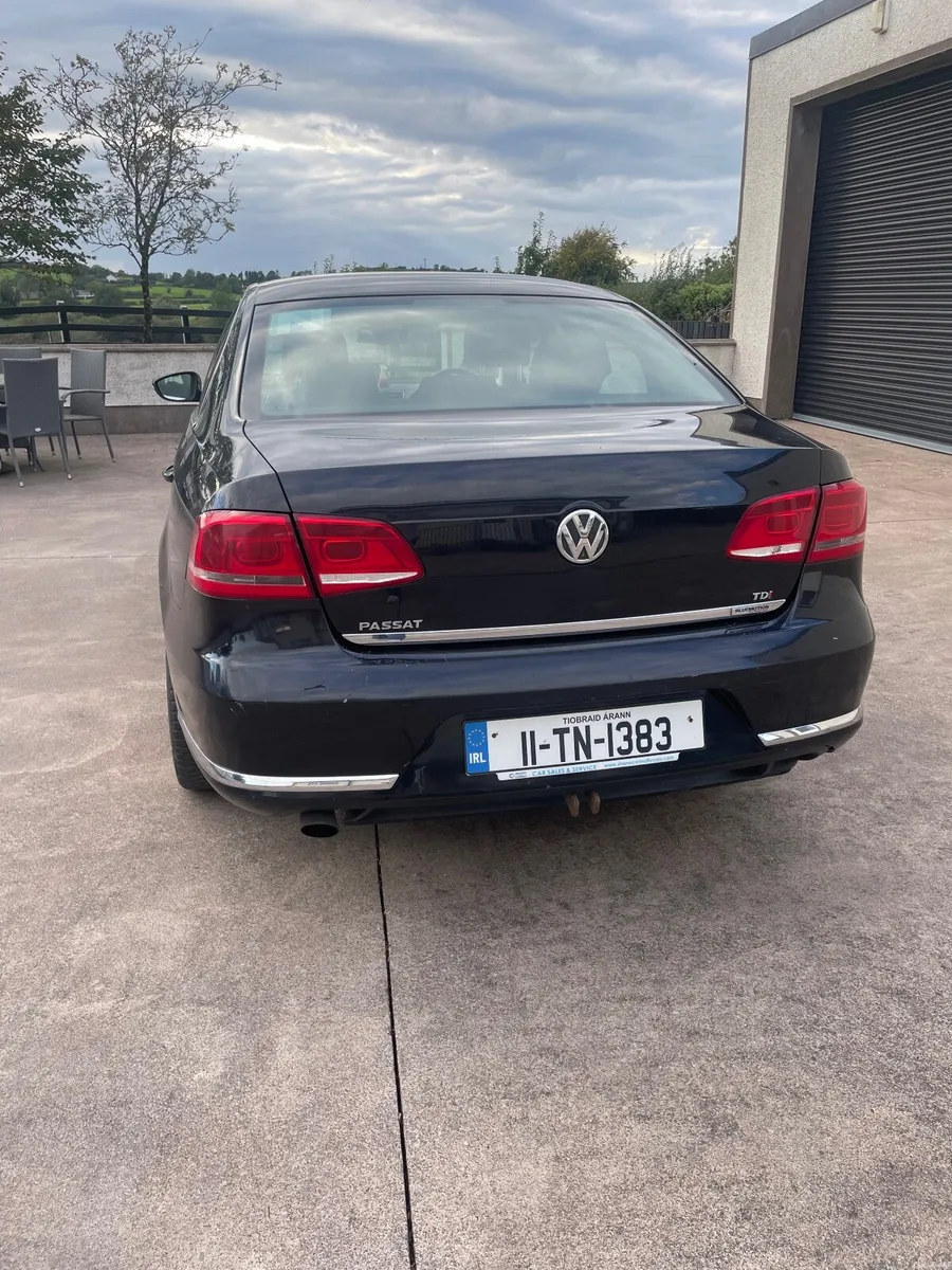 Volkswagen Passat 2011 - Image 3