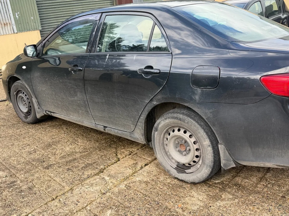 toyota corolla - Image 3