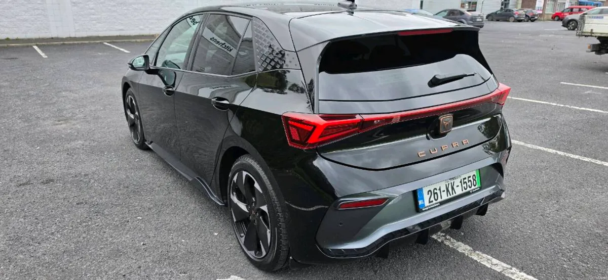 261 CUPRA BORN E BOOST - Image 4