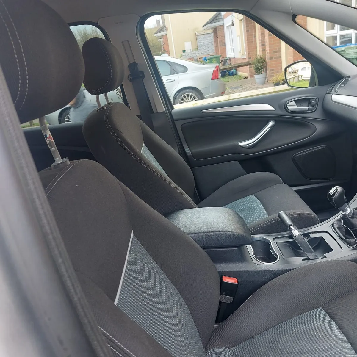 Car - Image 3