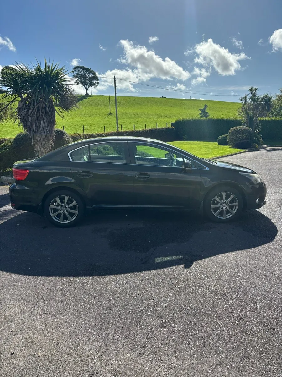 2013 Toyota Avensis Sol - Image 2