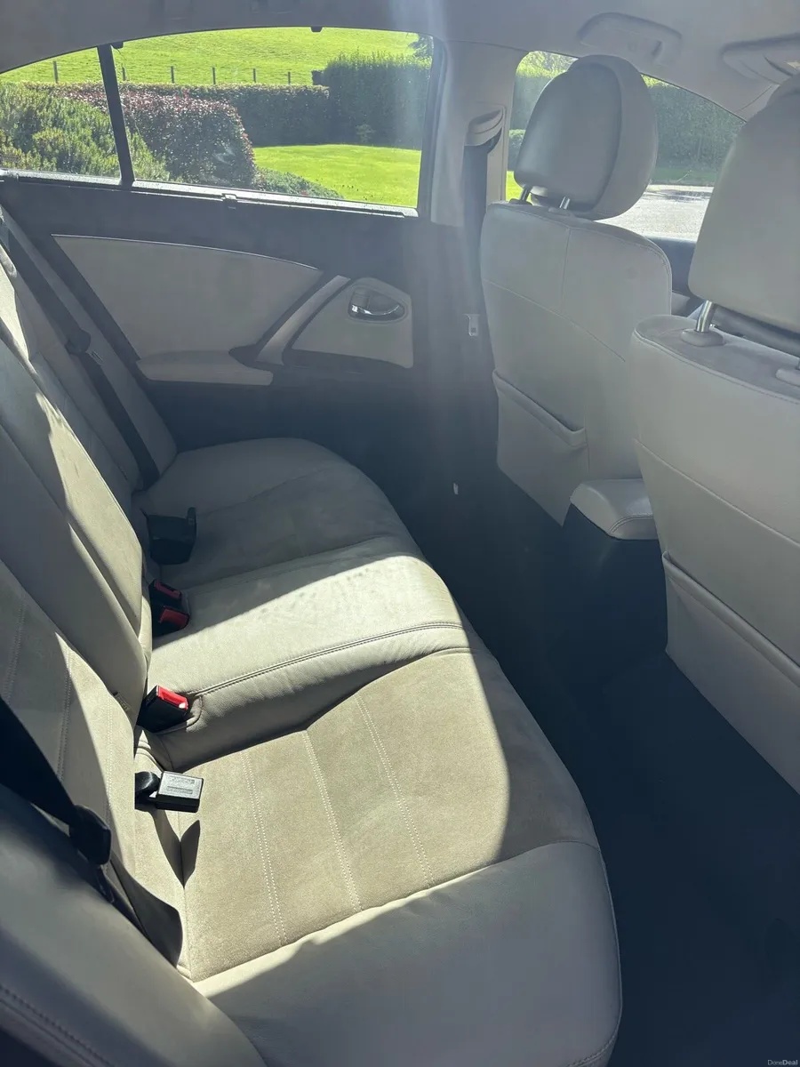 2013 Toyota Avensis Sol - Image 6
