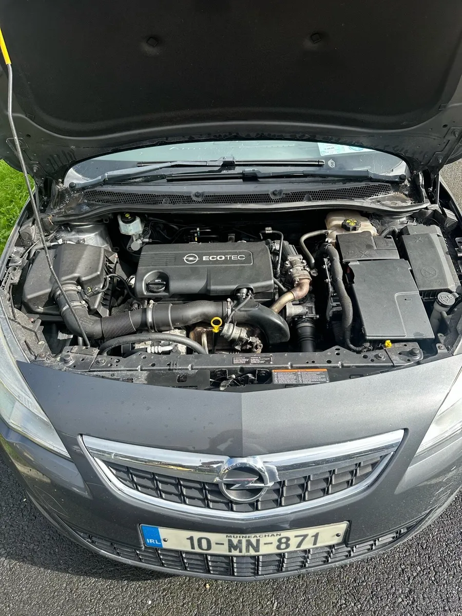 Opel Astra 2010 1.7l cdti diesel 6spd manual - Image 2