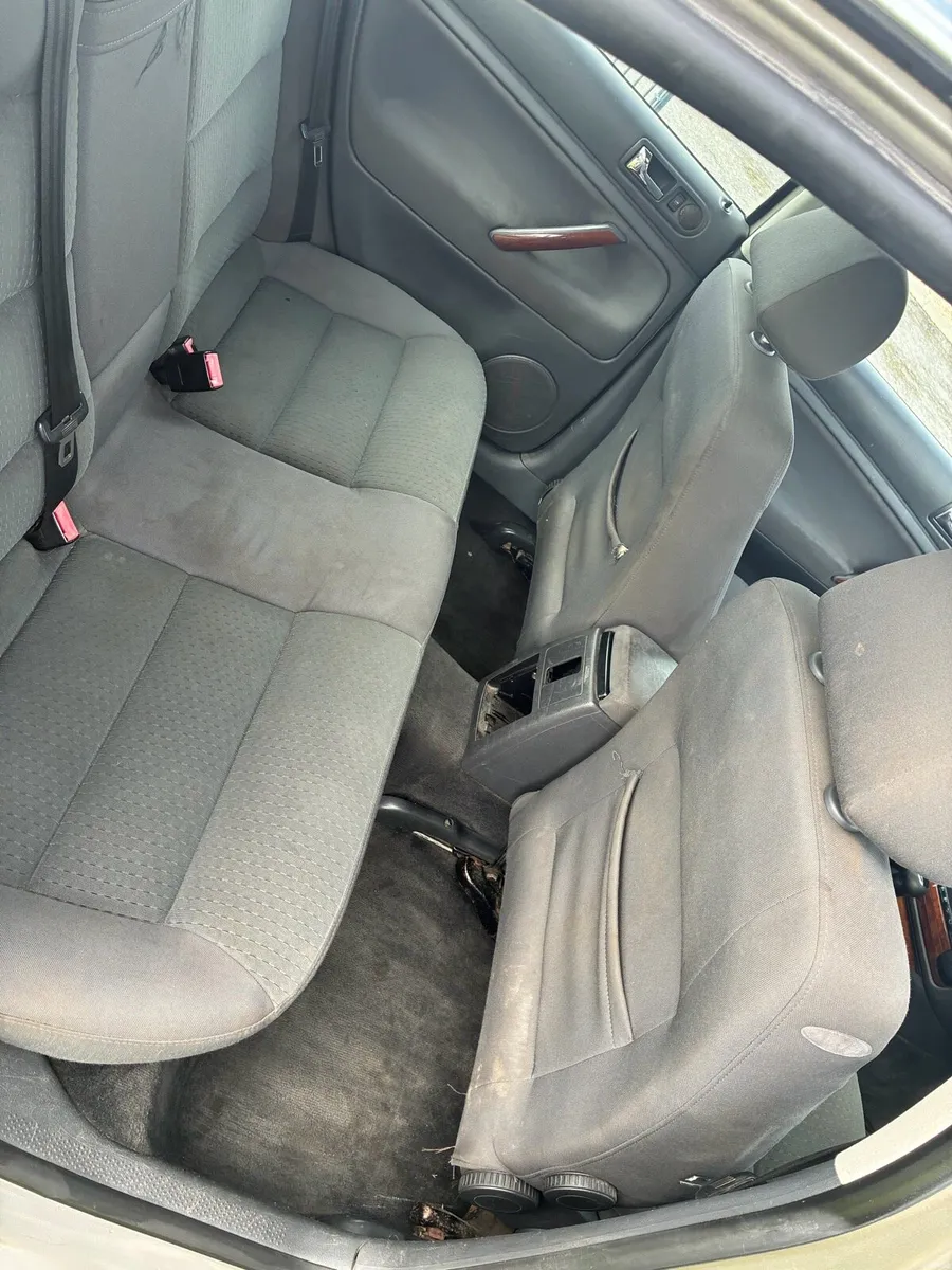 Car - Image 5