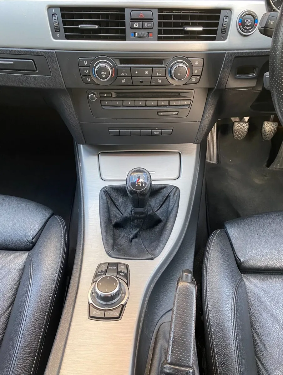 BMW 318i MSport 2011 - Image 5