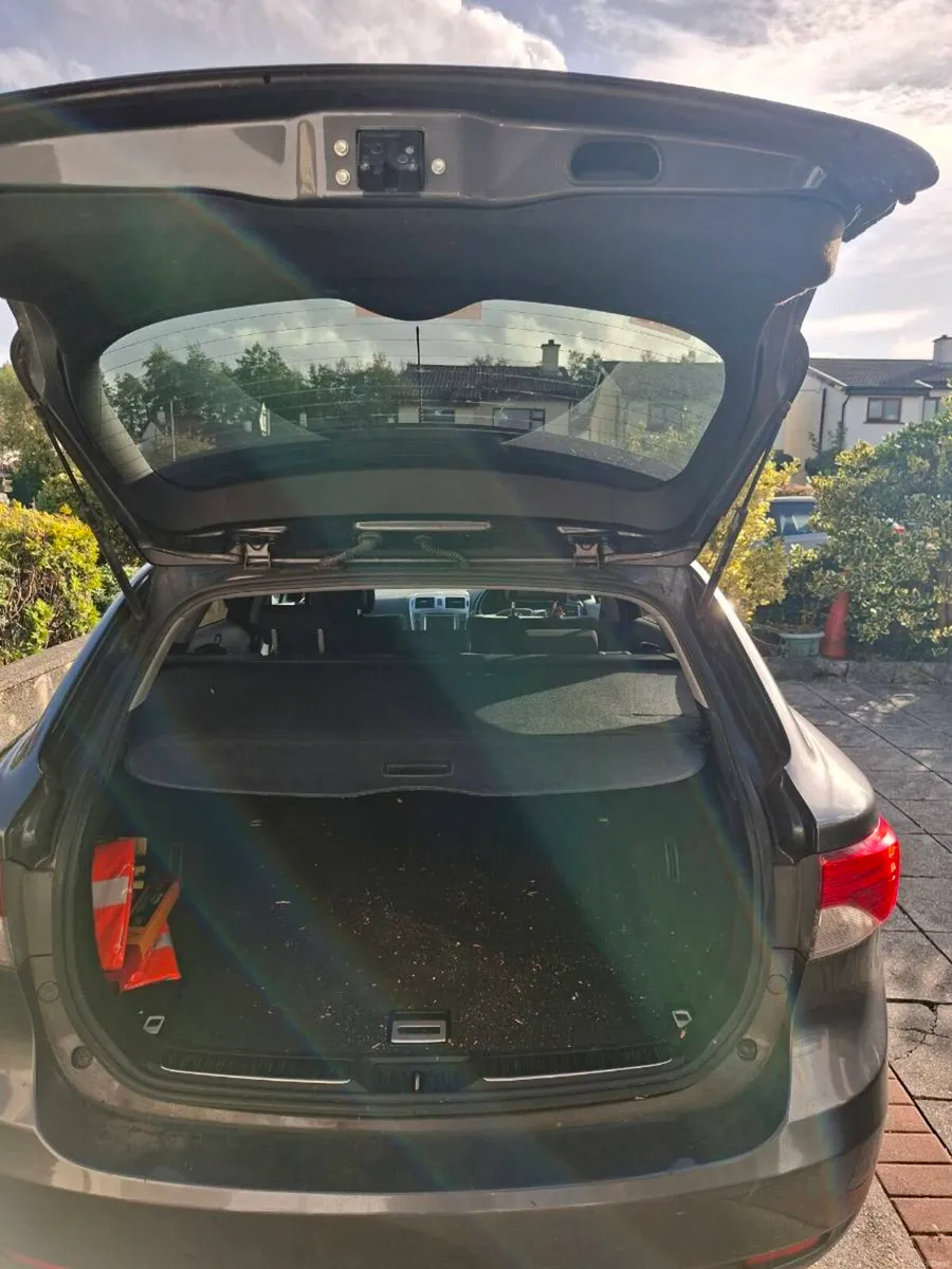 Toyota avensis - Image 6