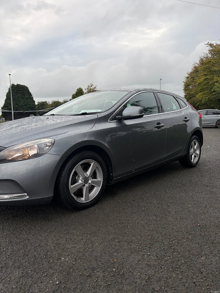 2016 Volvo V40 2.0 Diesel - Image 5