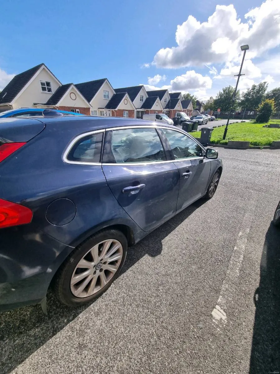 Volvo V40 - Image 5
