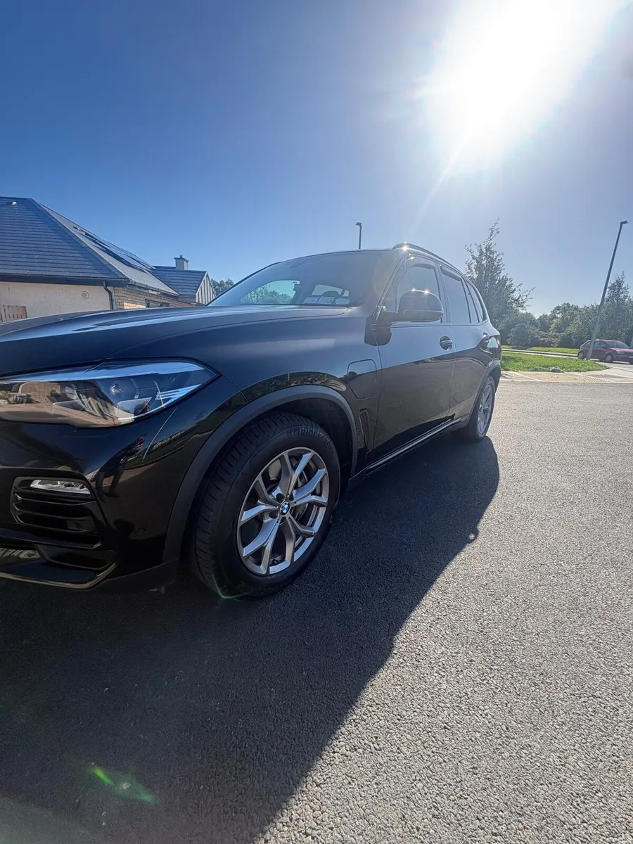 BMW X5 2021 - Image 2