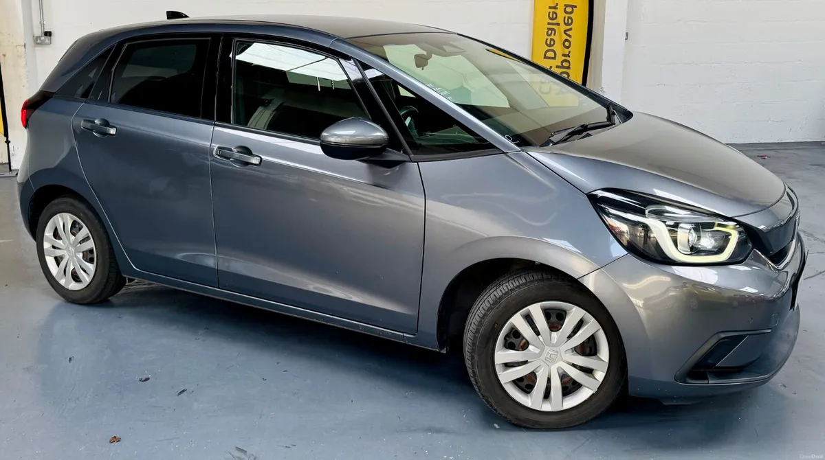 2020 Honda JAZZ/Fit 1.5 Hybrid Automatic,CarPlay - Image 3