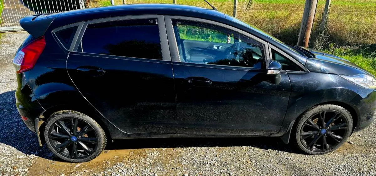 Ford fiesta - Image 4