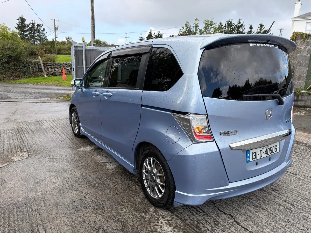 2013 Honda Freed hybrid automatic - Image 4