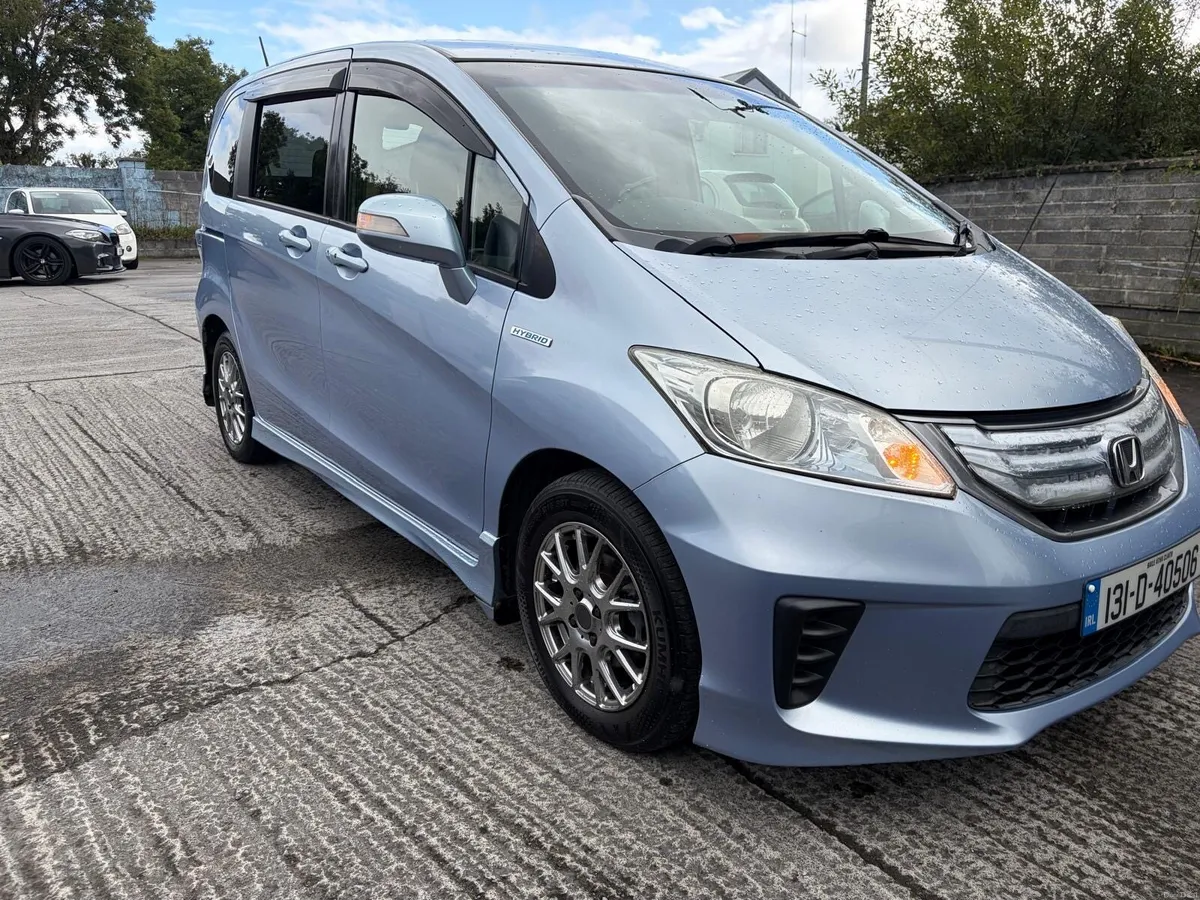 2013 Honda Freed hybrid automatic - Image 6