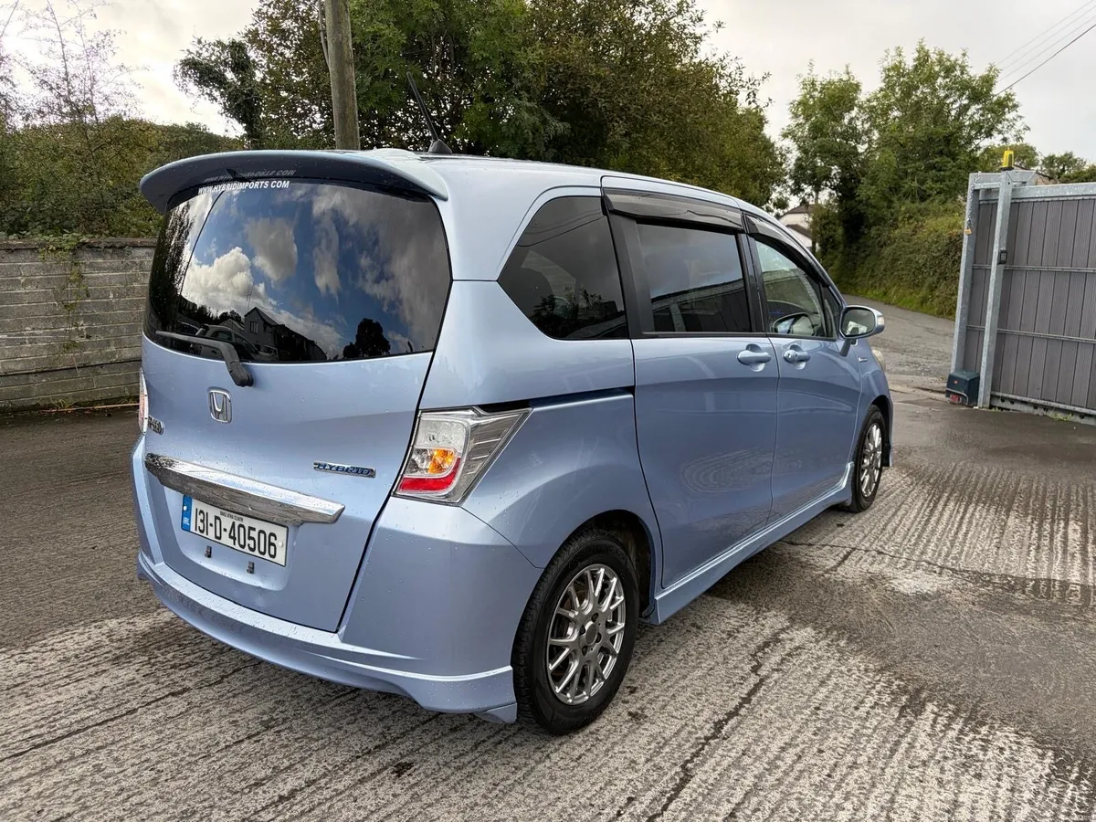 2013 Honda Freed hybrid automatic - Image 2
