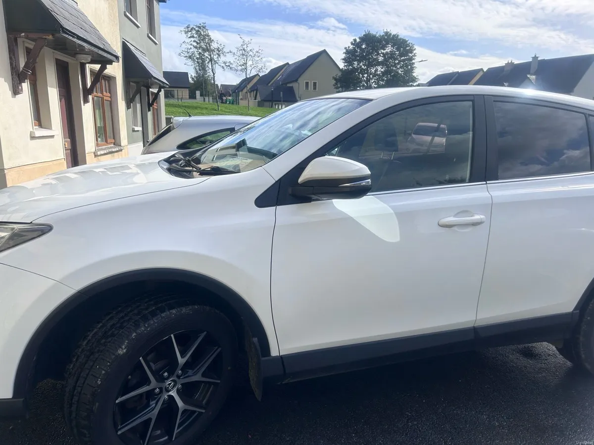 Toyota rav 4 - Image 2