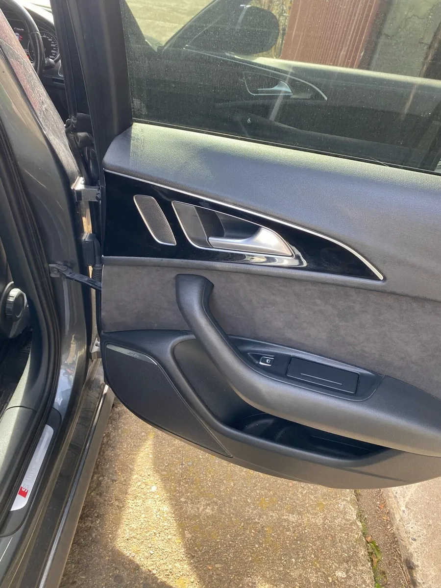 132 Audi A6 S Line Black Edition - Image 3