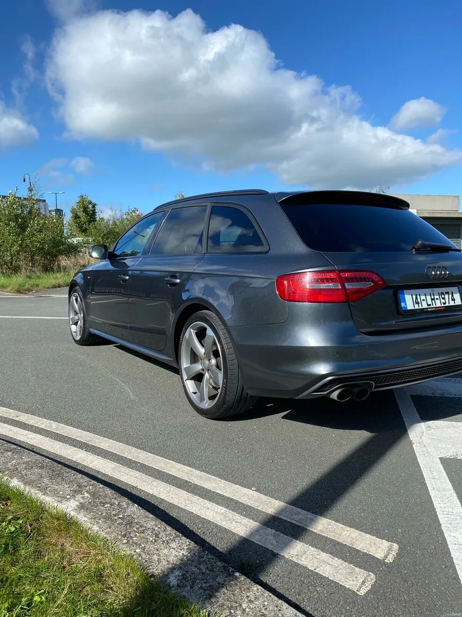 A4 Avant s line black edition full Audi service - Image 4