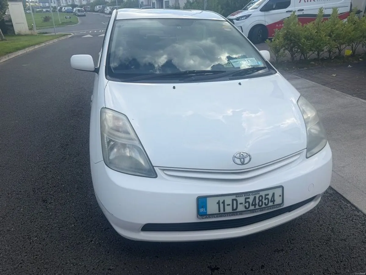 2011 Toyota Prius - Image 2