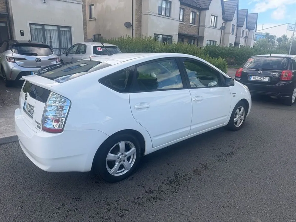 2011 Toyota Prius - Image 4