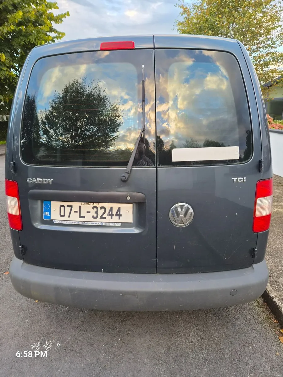 Volkswagen Caddy 2007 - Image 2