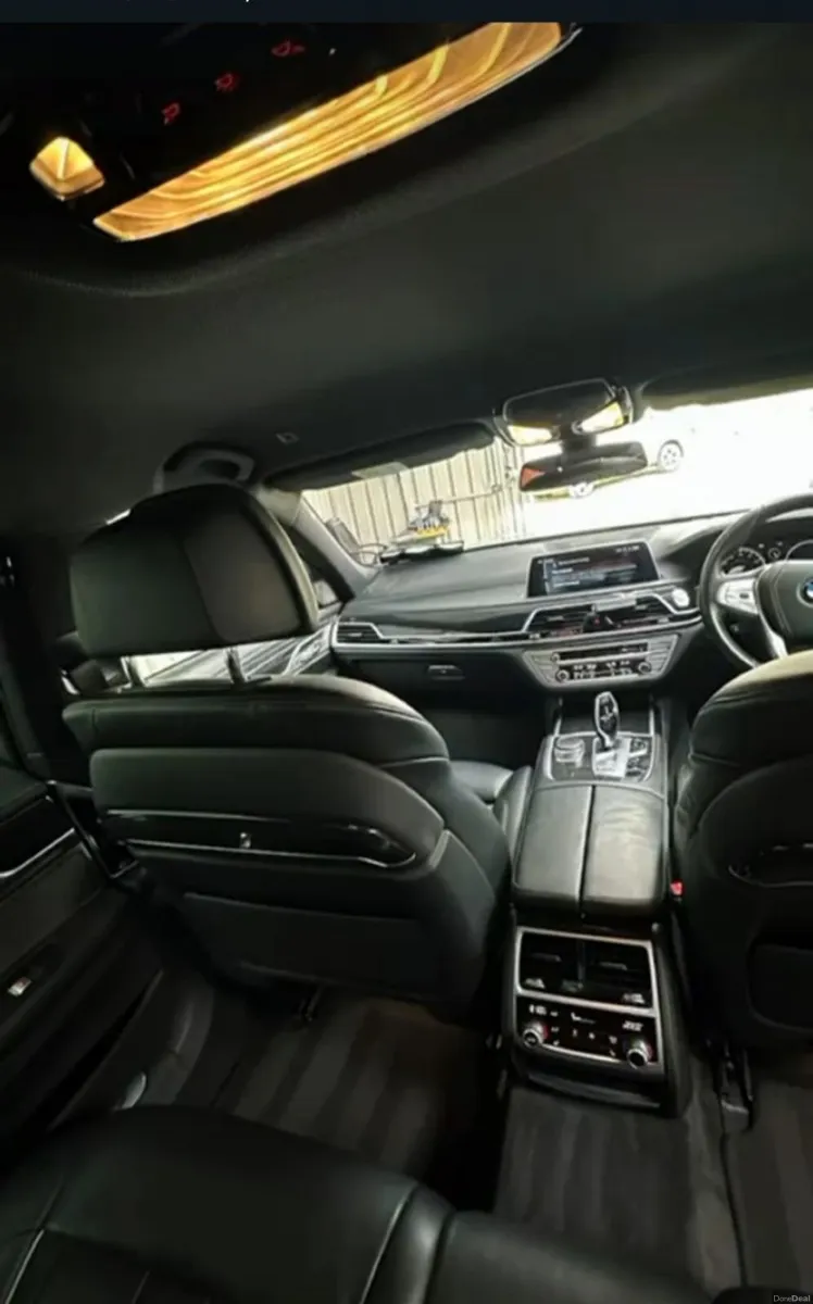 BMW 7-Series 2017 - Image 2