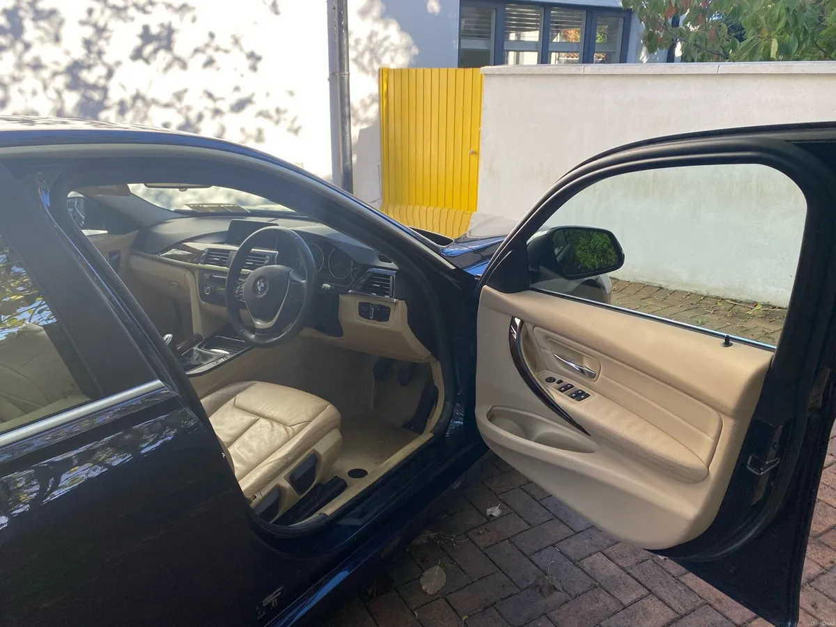 CAR - Image 3