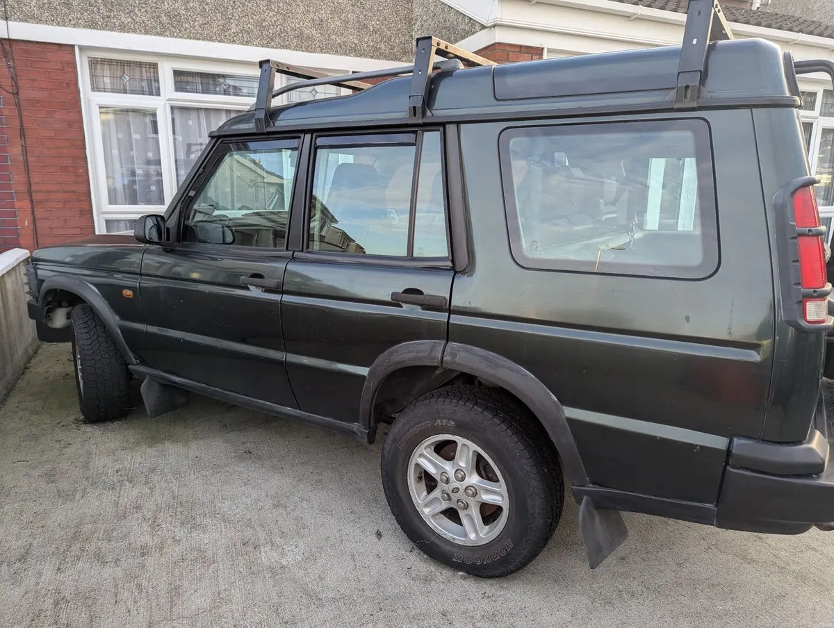 Land Rover Discovery 2002 - Image 2