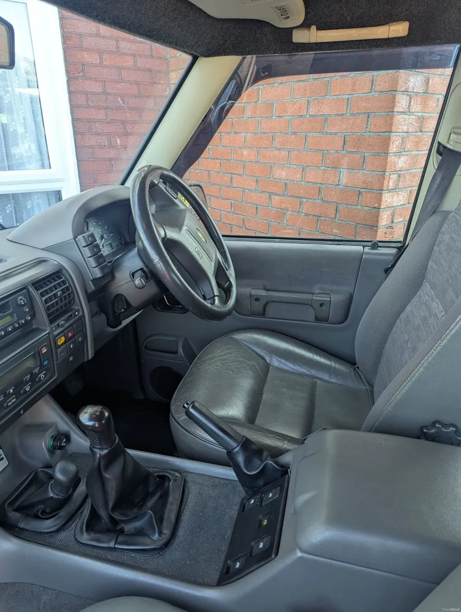 Land Rover Discovery 2002 - Image 6
