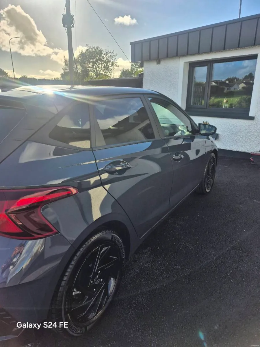 Hyundai i20 delux plus auto - Image 2