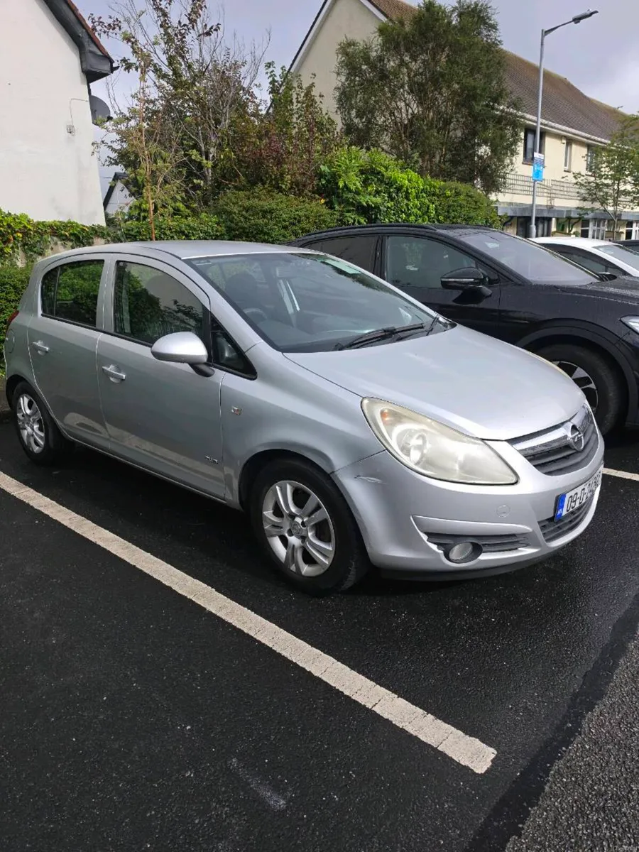 Corsa 2009 - Image 1