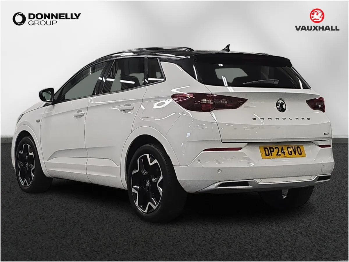 Vauxhall Grandland 1.6 Plug-in Hybrid Ultimate 5dr - Image 2