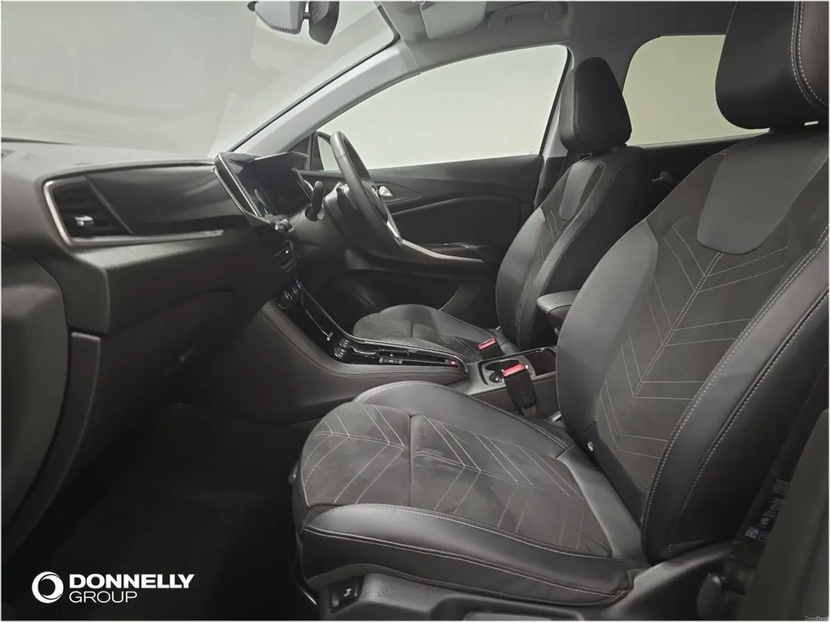 Vauxhall Grandland 1.6 Plug-in Hybrid Ultimate 5dr - Image 4
