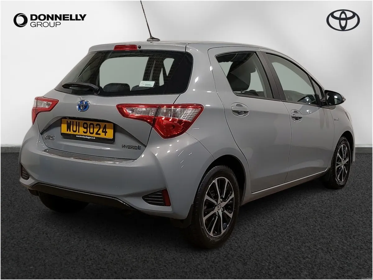 Toyota Yaris 1.5 Hybrid Icon Tech 5dr CVT - Image 4