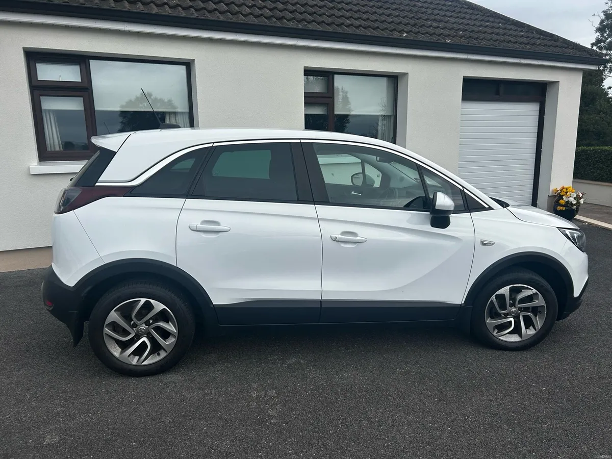 192 Vauxhall CrosslandX - Image 2