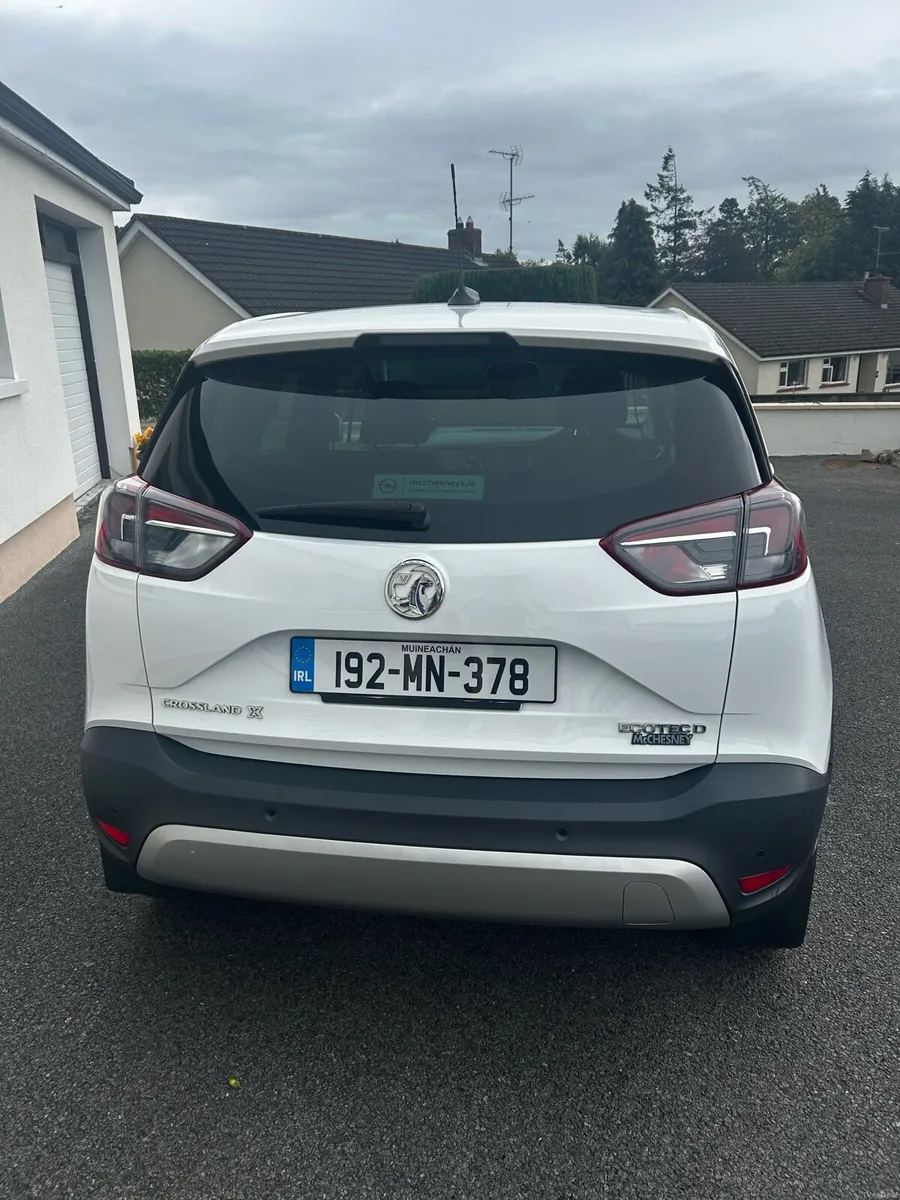 192 Vauxhall CrosslandX - Image 3