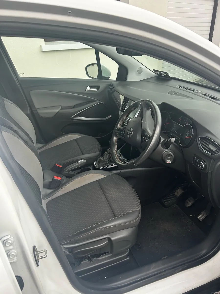 192 Vauxhall CrosslandX - Image 6